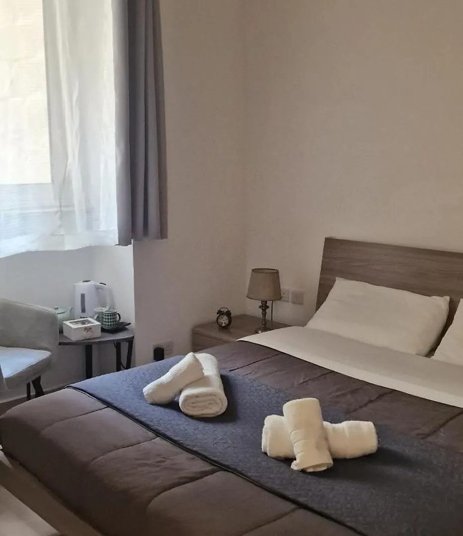 Bed & Breakfast Sliema In Front Of The Sea O'Clock B&B Malta Malta