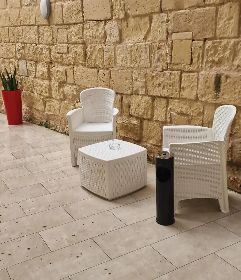 Bed & Breakfast Sliema In Front Of The Sea O'Clock B&B Malta